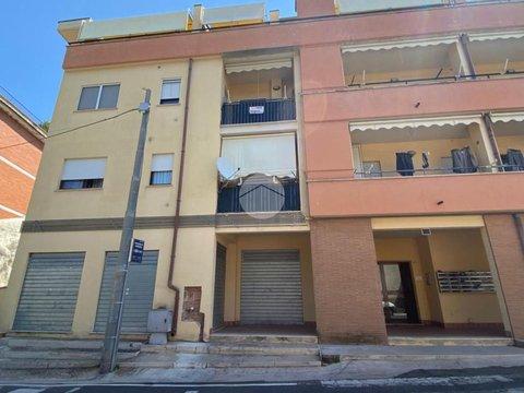Trilocale in viale Umberto I, 64, San Polo dei Cavalieri