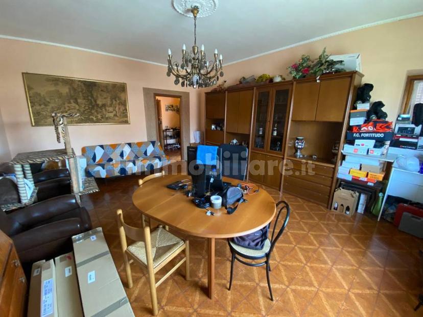 Quadrilocale via Valperga 14, Centro, Carmagnola
