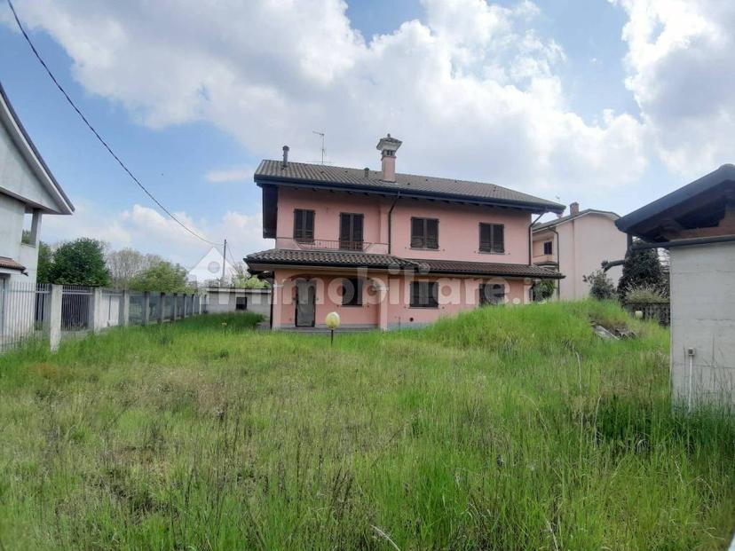 Villa unifamiliare via Vigevano, Bareggio