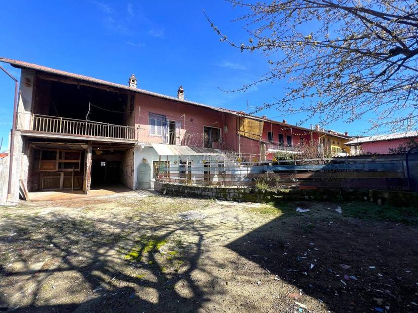 Cascina via Piave 11, San Giusto Canavese