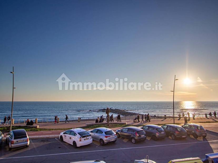 Quadrilocale Lungomare Duca degli Abruzzi, Ostia Ponente, Roma