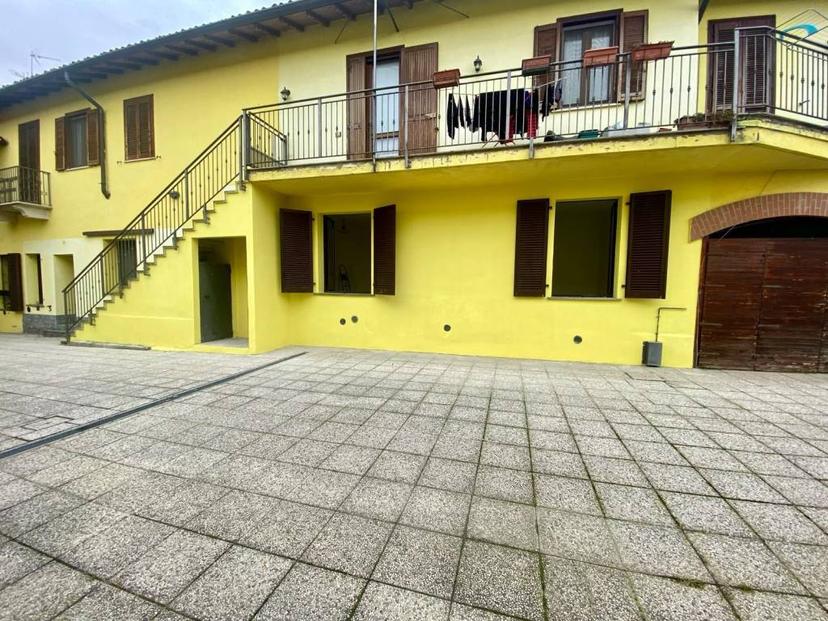 Trilocale via 4 Novembre 24/26, Besate