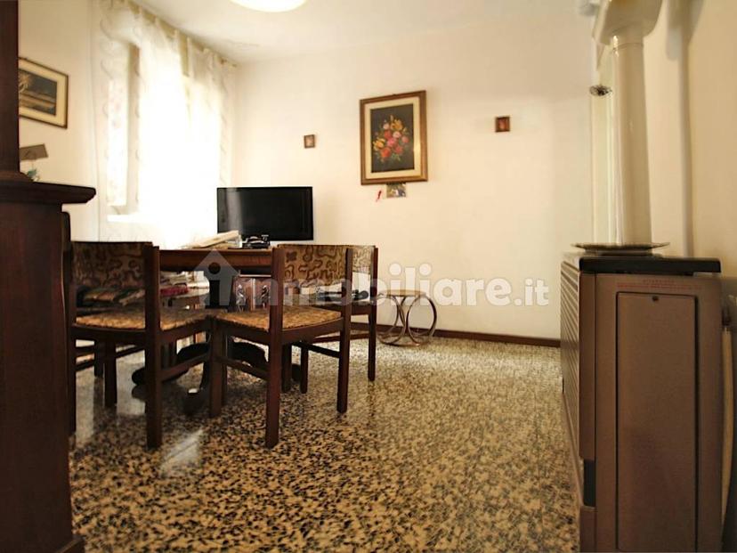 Quadrilocale piazza Trento e Trieste 12, Centro, Pessano con Bornago