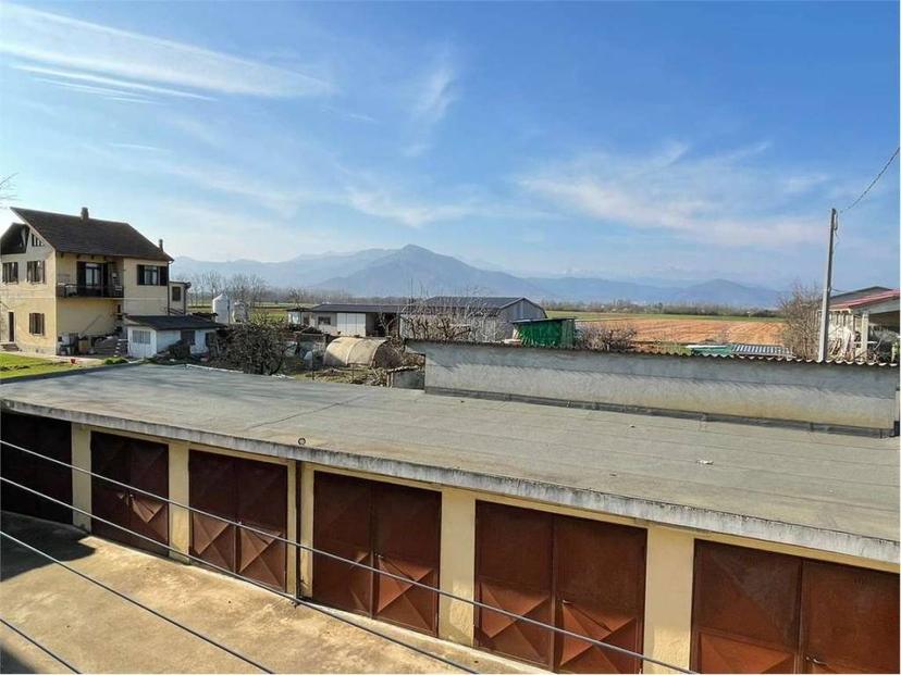 Trilocale via San Giovanni Bosco, Piscina