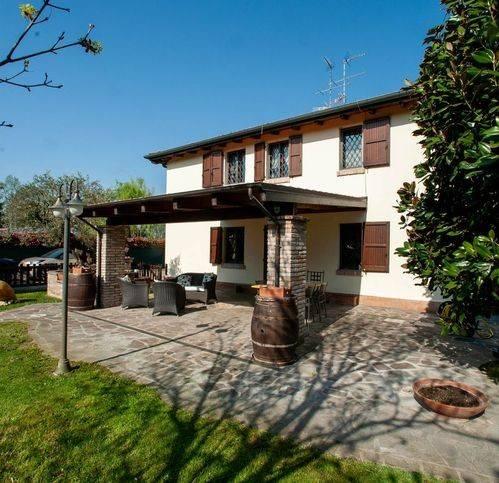 Villa unifamiliare, buono stato, 264 m², Anzola dell'Emilia