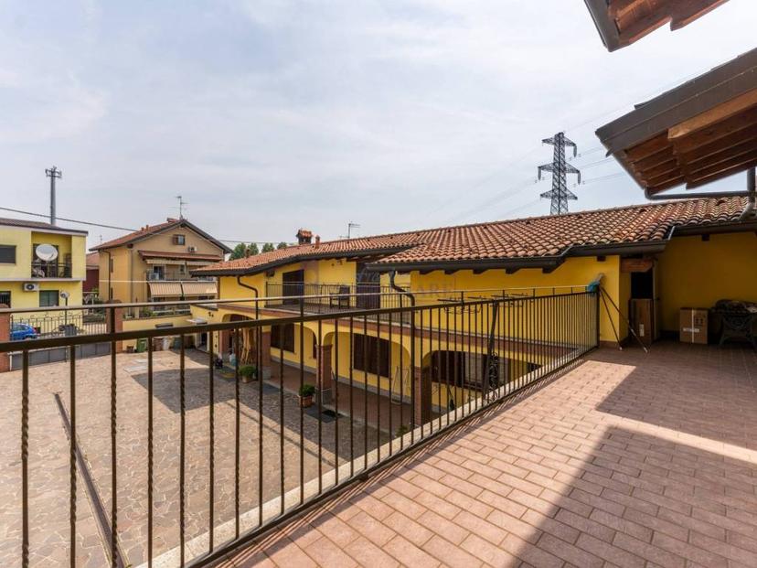 Villa bifamiliare via Roma 36, Centro, Mediglia