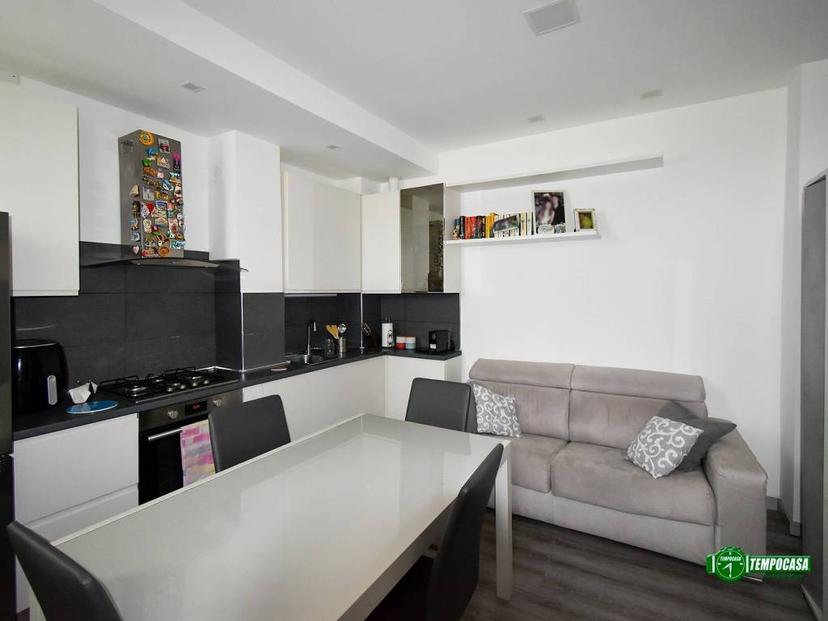 Trilocale via Biella 24/A, Famagosta, Milano