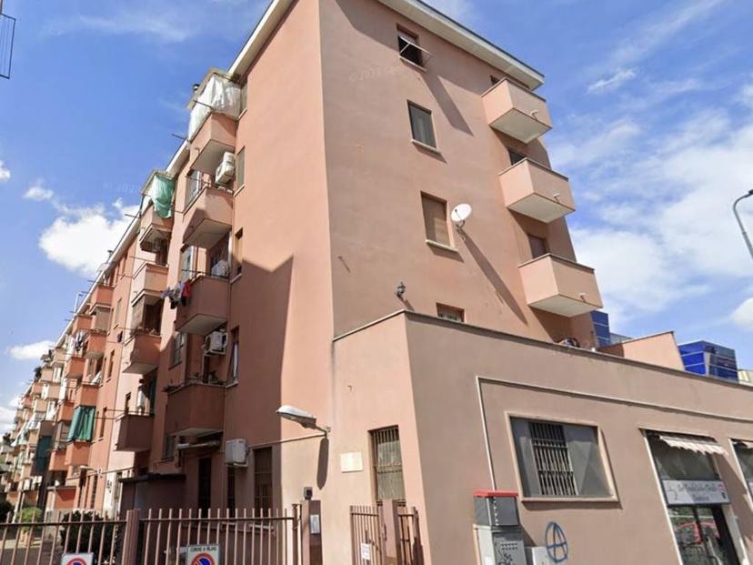 Trilocale Fortezza 21, Villa San Giovanni, Milano
