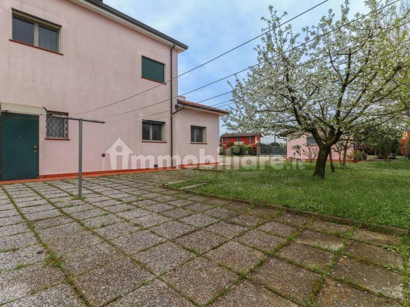 Villa bifamiliare via San Vitale Ovest 5471, Fossatone, Medicina